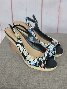 Seychelles Black Floral Peep-Toe Slingback Wedges